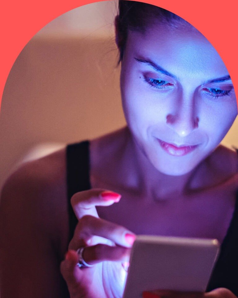 How blue light is damaging our skin - glowy AI